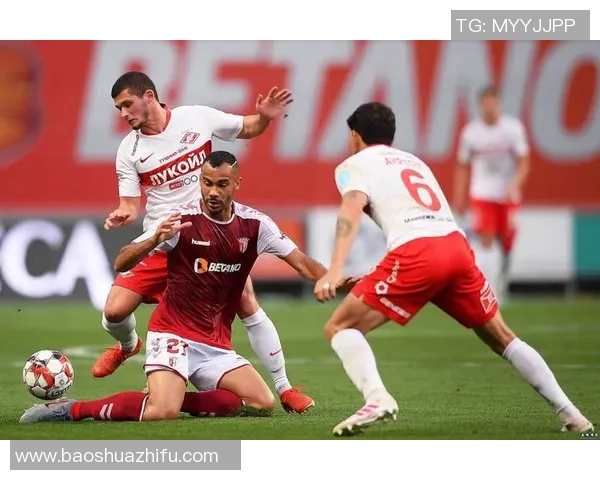 8月3日足球明星闪耀赛场精彩瞬间回顾与分析